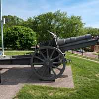 Cannon gun across the river