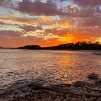 Scenic Sunset on the Missouri from Klondike Park