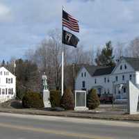 Monument Square in the center of Alton in New Hampshire