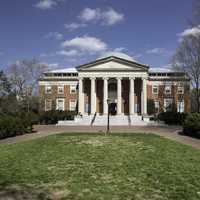 Building in the middle of the quad at UNC Chapel Hill, North Carolina