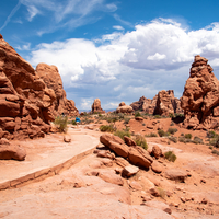 Trail around the Twin Arches