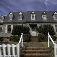 Historical House in Virginia under the sky in Yorktown