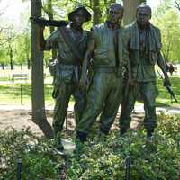 Statue of Soldiers near the Vietnam memorial