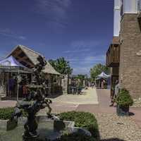 Stands, statue, and walkway of New Glarus Brewery